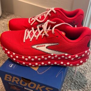 Women’s Brooks Minnie Mouse Shoes